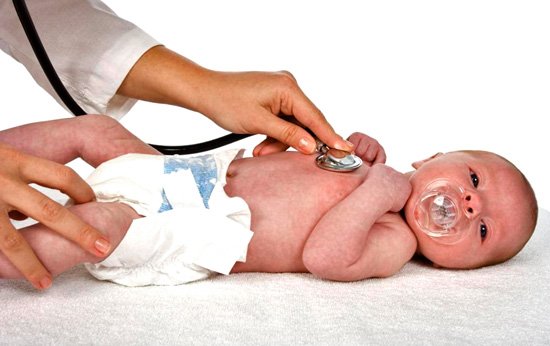 Як лікувати нежить у немовляти?