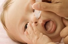 Краплі в ніс для дітей, список препаратів і їх свідчення