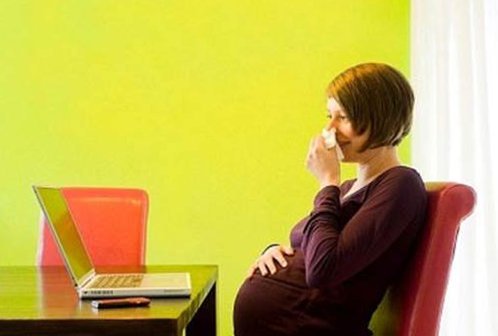 Лікуємо нежить при вагітності: засоби та методи