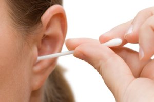 Як правильно доглядати за вухами, навіщо цю потрібно робити і поради по догляду