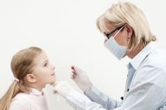 Закладеність носа у дитини без соплів – причини і лікування