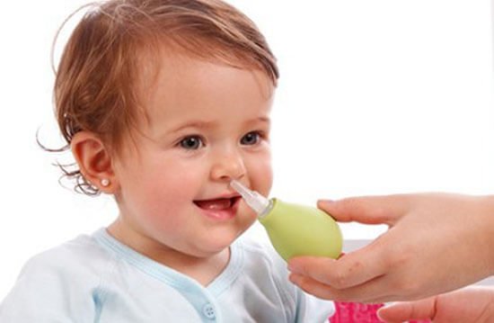 Як прочистити ніс немовляті від соплів – якими предметами користуватися