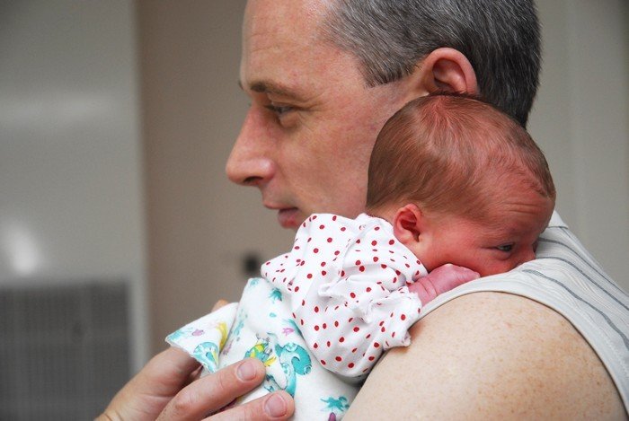 Соплі в горлі у немовляти – причини появи, як лікувати