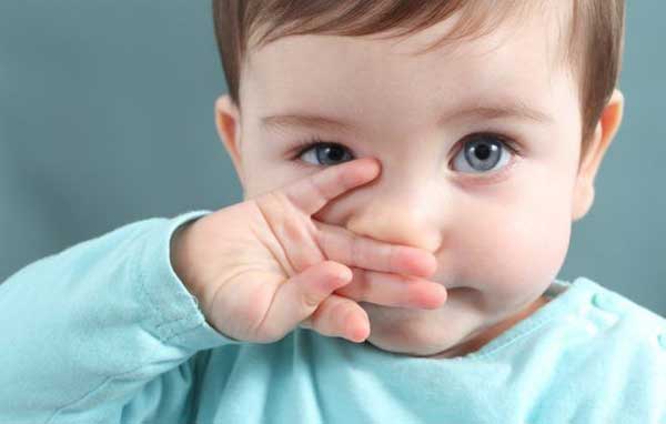 Зелені соплі у дитини без і з температурою: як і чим її лікувати