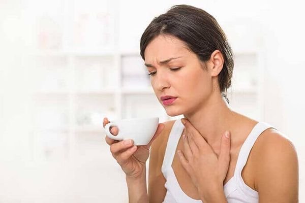 Боляче ковтати, але горло не болить: що робити, причини і можливі захворювання