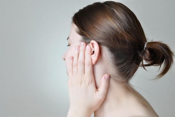 Сверблять вуха всередині: причини і лікування свербежу, що робити