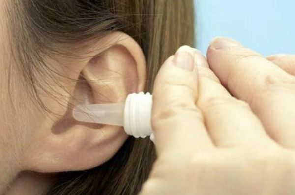 Грибок у вухах у людини: лікування препаратами і народними засобами