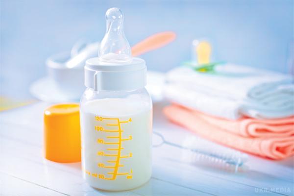 Грудне молоко від нежитю у немовлят: лікування і чи можна капати