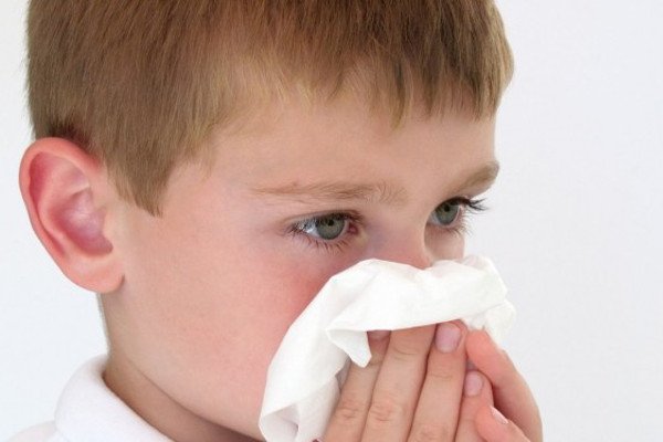 Інфекційний хронічний риніт та алергічний: причини і лікування