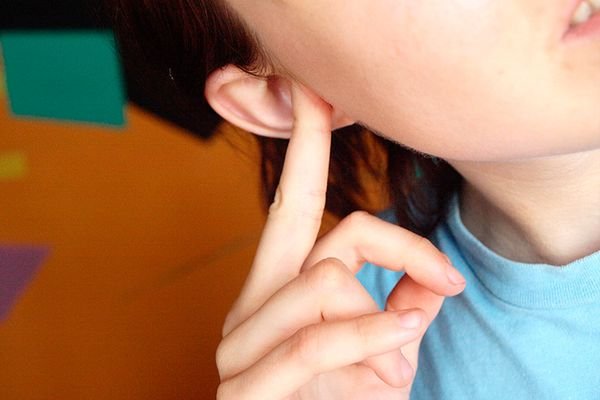 Кров з вуха при отиті у дитини і дорослих: чому і що робити