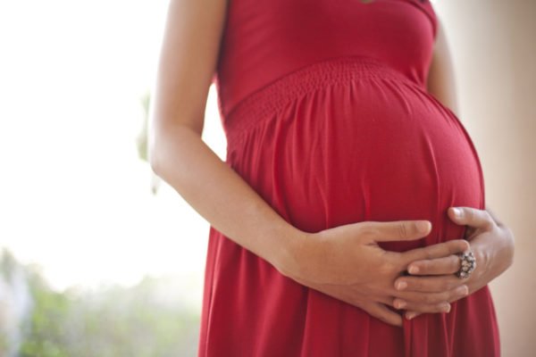 Кровотеча з носа при вагітності: причини та способи зупинки
