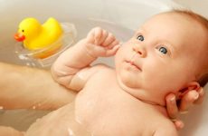 Чи можна купати дитину при нежиті або кашлі без температури