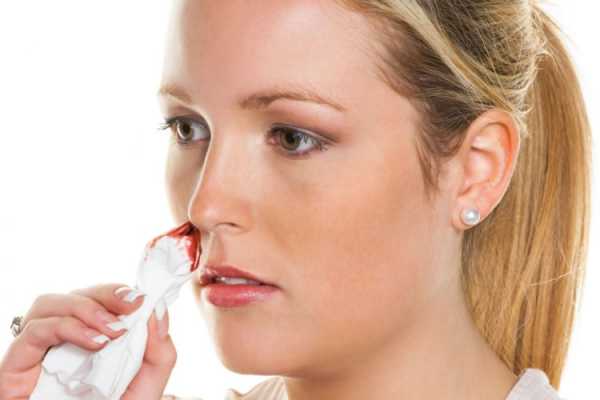 Пухлина в носа і навколоносових пазухах у людини: симптоми і як зняти