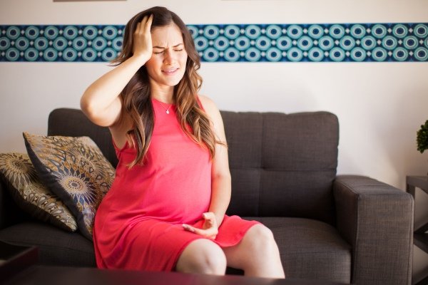 Отит при вагітності: чим небезпечний, як лікувати, вплив на плід і ускладнення