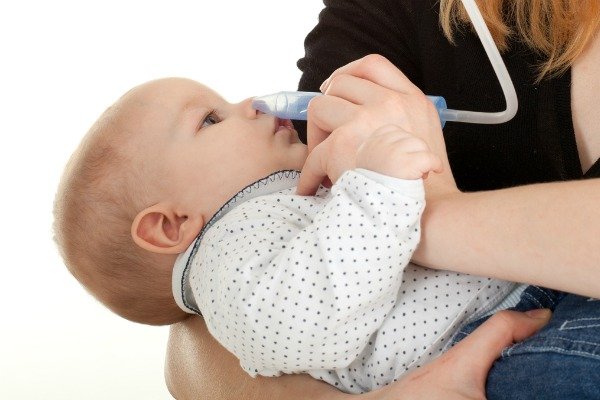 Відсмоктувач соплів у дітей: як почистити ніс немовляті