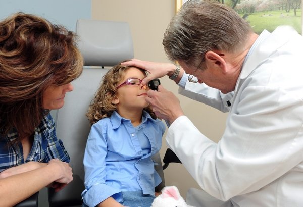 Поліпи в носі у дитини: як виглядають, симптоми і лікування