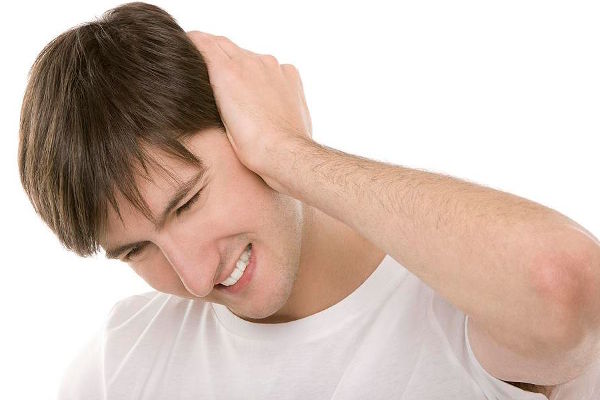 Шум у вухах після застуді: що робити, види і причини