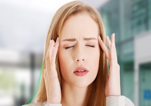 Болить голова і вухо: причини та можливі захворювання