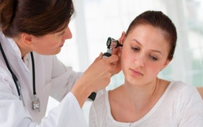 Виділення з вуха: причини, особливості та лікування