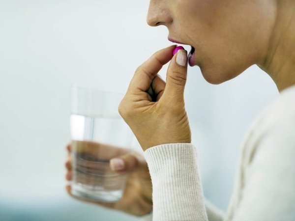 Скільки лікується ангіна (тонзиліт) у дітей і дорослих: як довго болить горло?