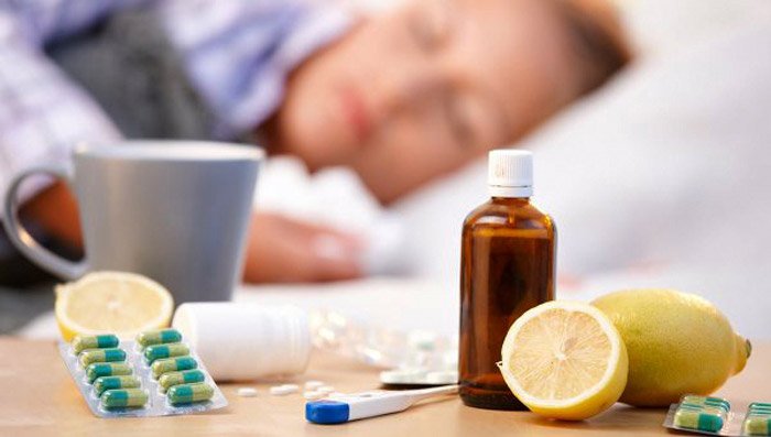 Грудне вигодовування під час застуди: як не заразити дитину?