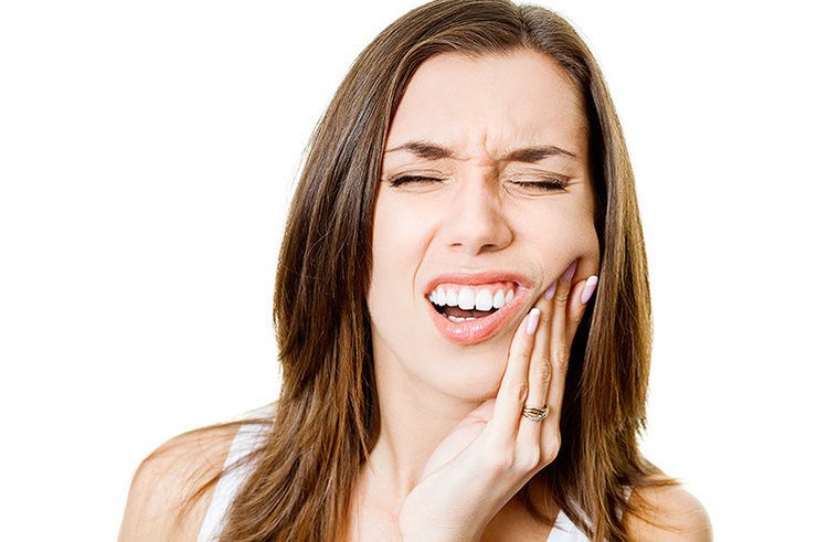 Як і чим зняти зубний біль при застуді: коли варто звернутися до лікаря?