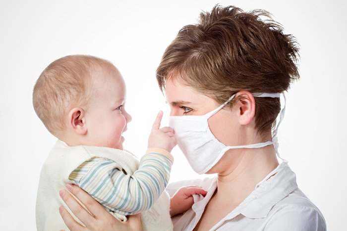 Як не заразити немовляти простудним захворюванням: огородження дитини від вірусів
