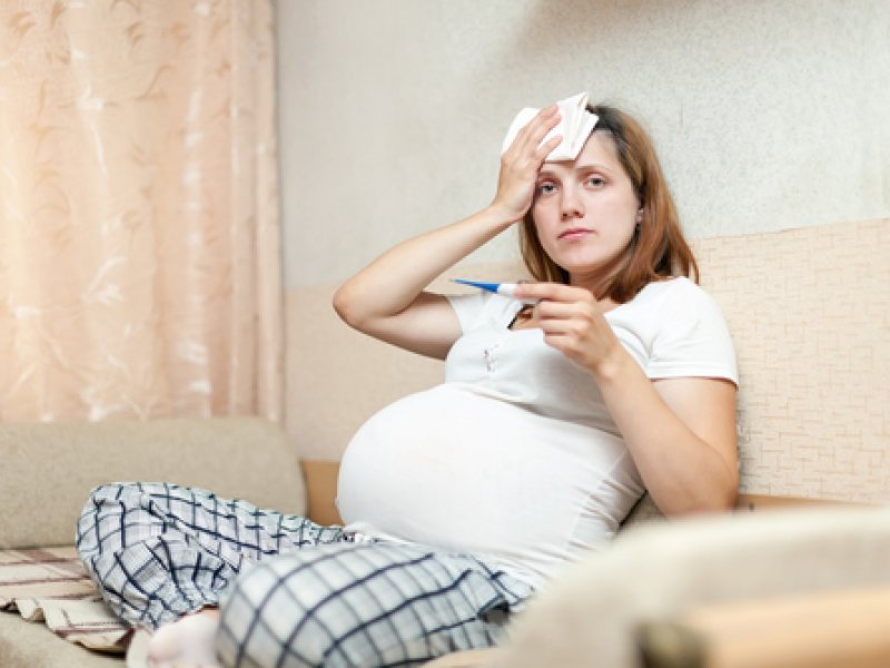Лікування вагітних при ГРЗ: можливі ускладнення та ризики для дитини