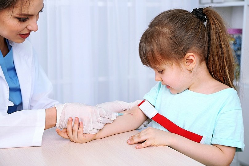 Особливості аналізу крові при захворюванні на ГРВІ у дітей: розшифровка результатів і показників норма